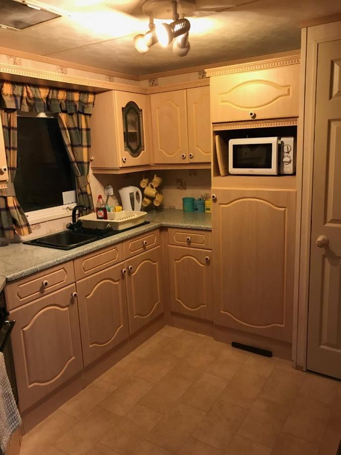 The Fox Inn, Roxby, Static Caravan Екстериор снимка