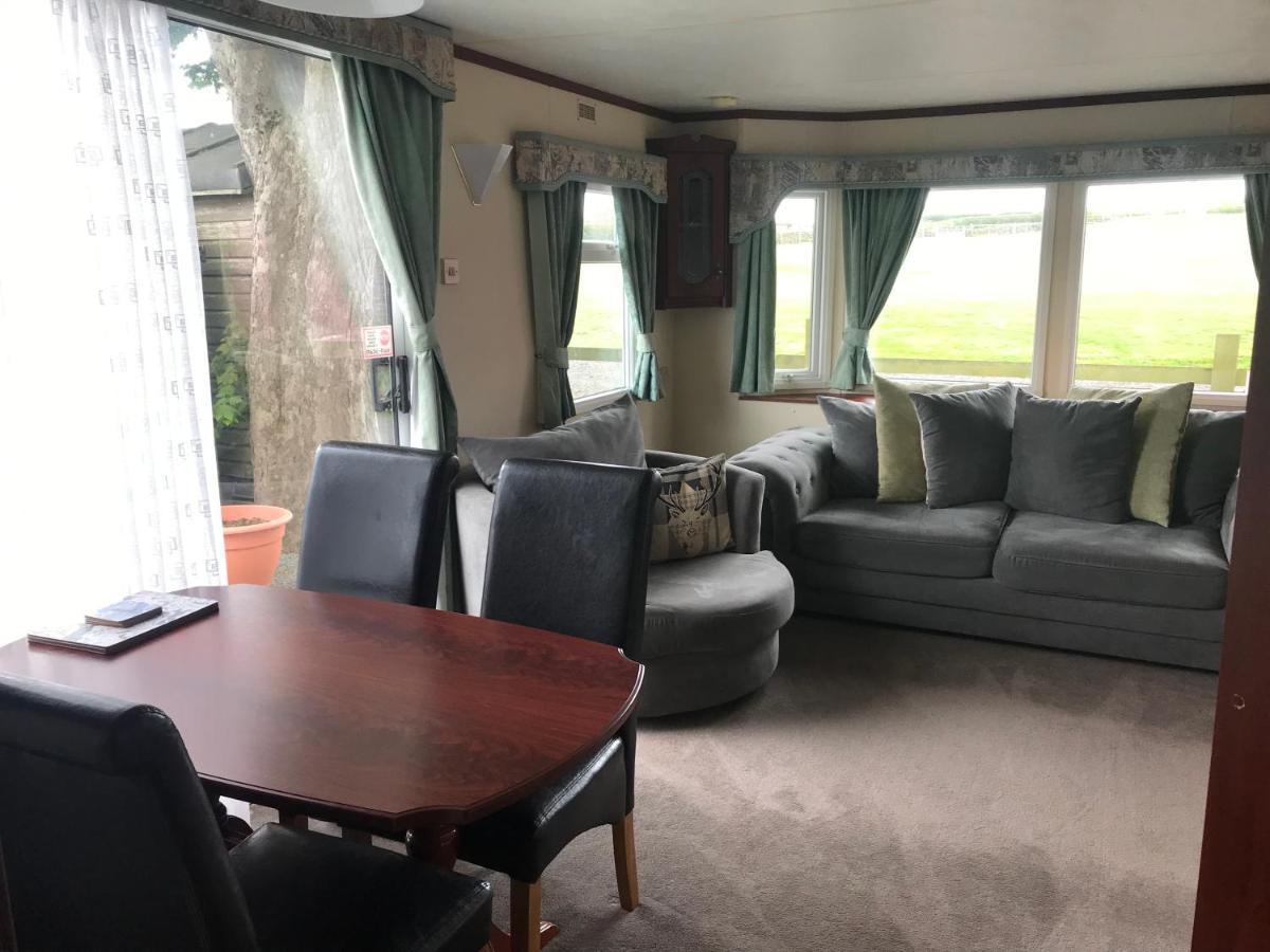 The Fox Inn, Roxby, Static Caravan Екстериор снимка